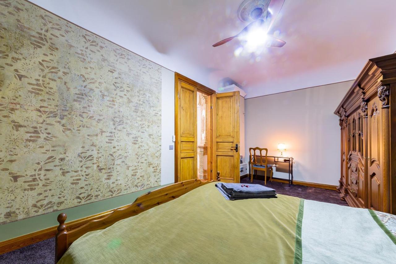 Apartamento Ancient Storie'S Ap 65Sqm Renovated Free Parking Riga Exterior foto
